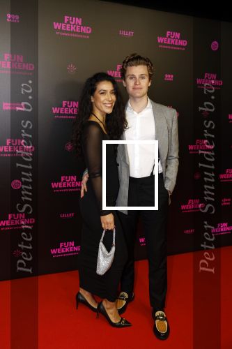 Amsterdam 16 januari 2023
Premiere Fijn weekend in Tuschinski.
De cast bestaat uit oa Sarah Chronis Carolien Spoor Jon karthaus Lisa Zweerman Steef de Bot Kay Greidanus en Aus Greidanus sr. Moise Trustfull en Kaj v d Voort