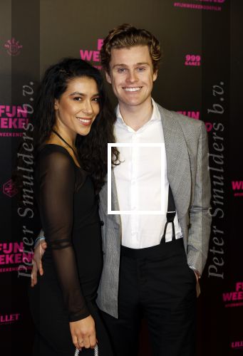 Amsterdam 16 januari 2023
Premiere Fijn weekend in Tuschinski.
De cast bestaat uit oa Sarah Chronis Carolien Spoor Jon karthaus Lisa Zweerman Steef de Bot Kay Greidanus en Aus Greidanus sr. Moise Trustfull en Kaj v d Voort