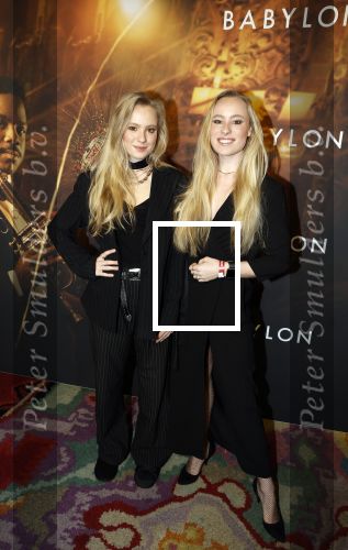 Amsterdam 9 januari 2022
Premiere Babylon in Tuschinski. 
Mylene Waalewijn en Rosanne Waalewijn