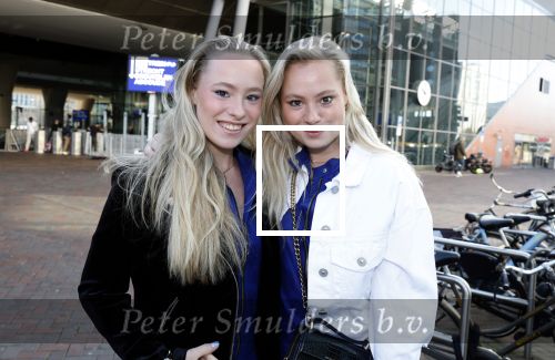 Amsterdam 27 maart 2022
Premiere Sonic in Pathe arena met in de hoofdrollen Najib Amhali Carolina Dijkhuizen en  anderen . MylÃ¨ne & Rosanne