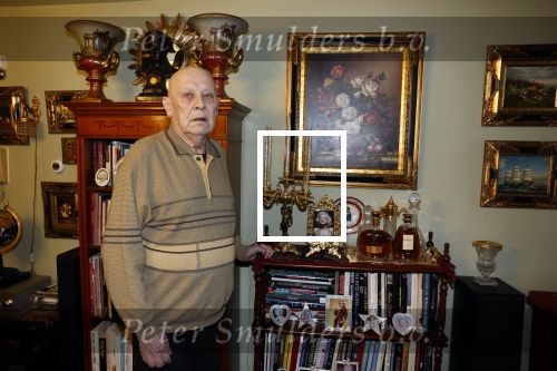 Den Haag 31 december 2022
Paragnost / helderziende Peter Seeland in zijn huis / appartement in Den Haag.