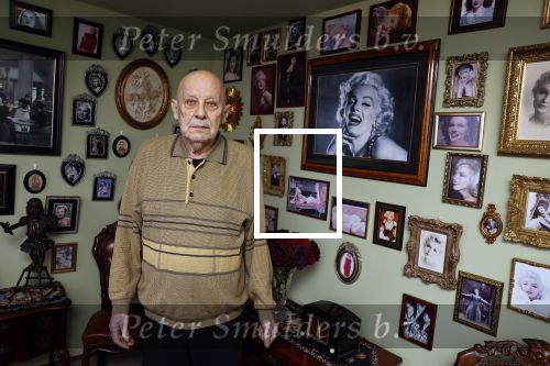 Den Haag 31 december 2022
Paragnost / helderziende Peter Seeland in zijn huis / appartement in Den Haag.