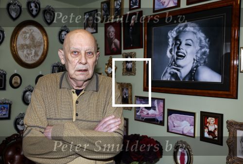 Den Haag 31 december 2022
Paragnost / helderziende Peter Seeland in zijn huis / appartement in Den Haag.