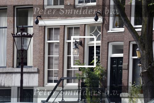 Amsterdam 10 en 11 september 2022
Vriendinnen van prinses Amalia zijn aan het verhuizen . Ouders brengen spullen .