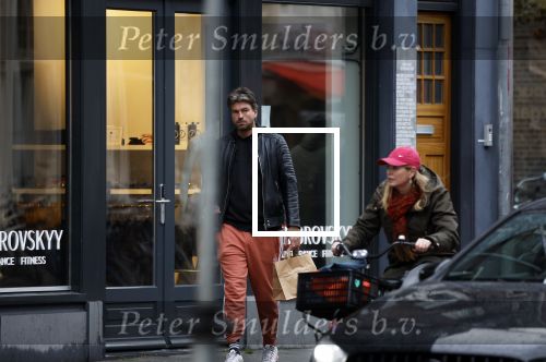 Amsterdam 28 december 2022
Rick Brandsteder haalt vers sapje op de van Woustraat
