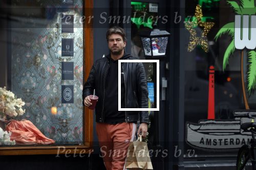 Amsterdam 28 december 2022
Rick Brandsteder haalt vers sapje op de van Woustraat
