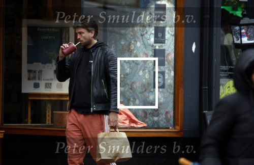 Amsterdam 28 december 2022
Rick Brandsteder haalt vers sapje op de van Woustraat