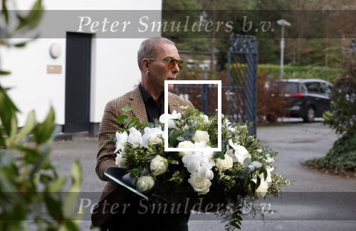 Bilthoven 7 januari 2023
Rogier Smit Oltmans bij het graf van zijn vader Willem Oltmans .