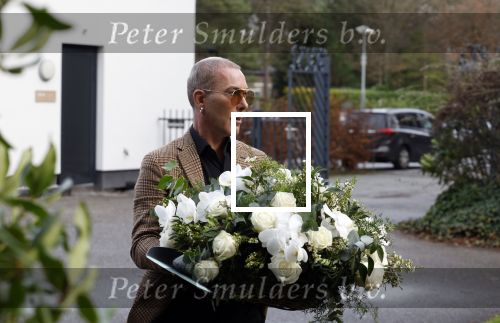 Bilthoven 7 januari 2023
Rogier Smit Oltmans bij het graf van zijn vader Willem Oltmans .