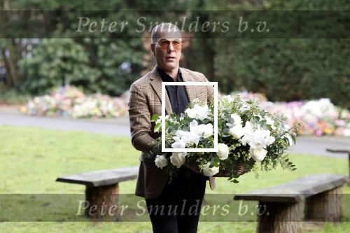 Bilthoven 7 januari 2023
Rogier Smit Oltmans bij het graf van zijn vader Willem Oltmans .