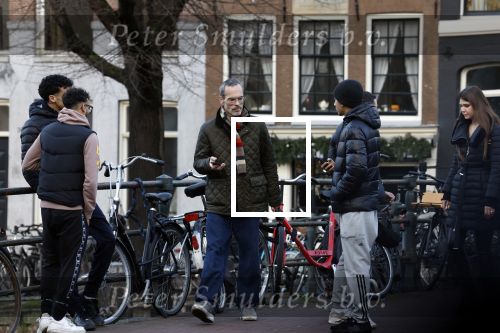 Amsterdam 2 januari 2023
Rolf Snoeren ( Victor en Rolf) wandelt met zijn hond door het centrum van Amsterdam