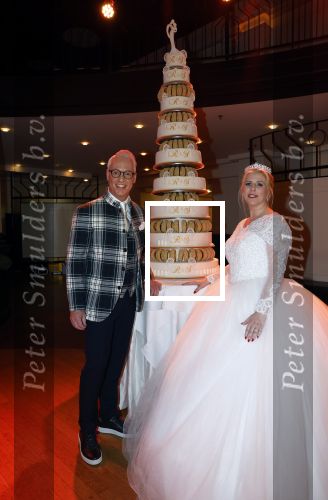 Hilversum 10 april 2022
Trouwen Rudolph v Veen en zijn vrouw Simone bij studio 21 op het mediapark .