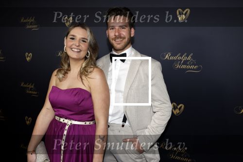 Hilversum 10 april 2022
Trouwen Rudolph v Veen en zijn vrouw Simone bij studio 21 op het mediapark . Dochter Rudolph met partner