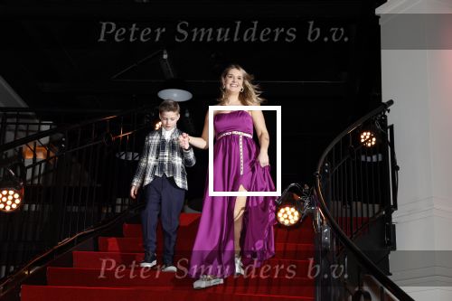 Hilversum 10 april 2022
Trouwen Rudolph v Veen en zijn vrouw Simone bij studio 21 op het mediapark . Dochter en zoon van Rudolph .