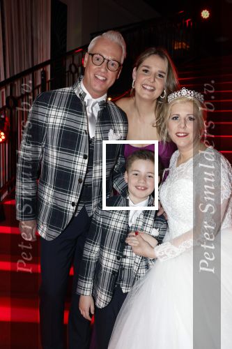 Hilversum 10 april 2022
Trouwen Rudolph v Veen en zijn vrouw Simone bij studio 21 op het mediapark . Rudolph zijn kinderen