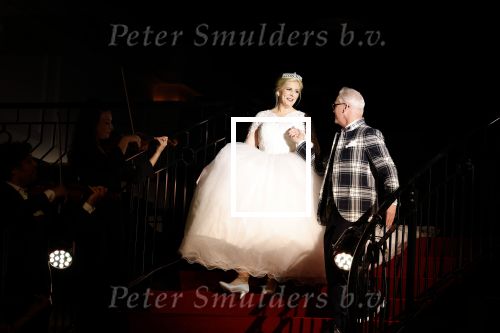 Hilversum 10 april 2022
Trouwen Rudolph v Veen en zijn vrouw Simone bij studio 21 op het mediapark .