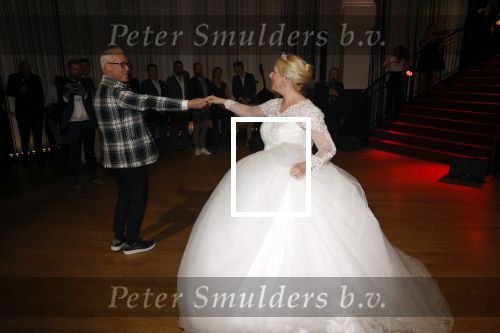 Hilversum 10 april 2022
Trouwen Rudolph v Veen en zijn vrouw Simone bij studio 21 op het mediapark .