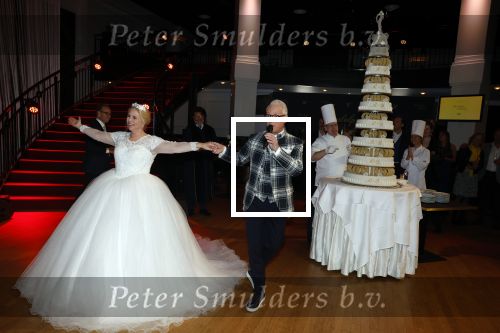 Hilversum 10 april 2022
Trouwen Rudolph v Veen en zijn vrouw Simone bij studio 21 op het mediapark .