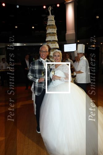 Hilversum 10 april 2022
Trouwen Rudolph v Veen en zijn vrouw Simone bij studio 21 op het mediapark .