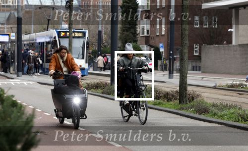 Amsterdam 7 januari 2023
Saar koningsberger op de fiets in Amsterdam zuid