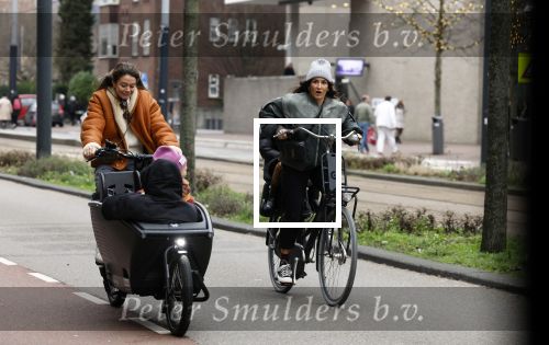 Amsterdam 7 januari 2023
Saar koningsberger op de fiets in Amsterdam zuid