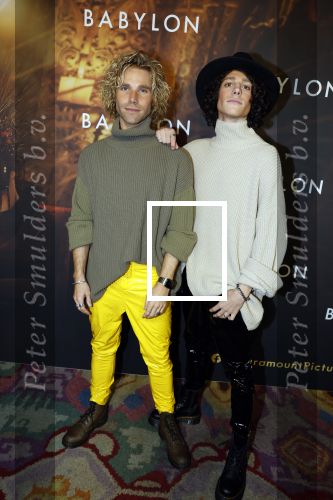 Amsterdam 9 januari 2022
Premiere Babylon in Tuschinski. Sem Ben Yakar en partner Martijn Stoffers