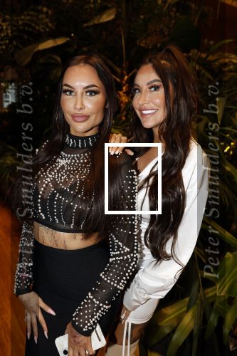 Amsterdam 6 januari 2023
Echte Meisjes In De Jungle 2023, Deelnemers Gaby Blaaser , Louisa Janssen , Diva Maria , Janice Blok , Michella Kox , Lena (Ex on the Beach), Jill Goede Kelly Heruer , Esmee Ipema ,Fabiola Volkers Annebel Visscher en Channah Koerten . Valerio Zeno presenteert het programma. Presentatie was in hotel Jakarta. Sharon Ipema en Esmee Ipema