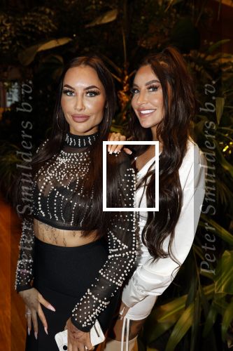 Amsterdam 6 januari 2023
Echte Meisjes In De Jungle 2023, Deelnemers Gaby Blaaser , Louisa Janssen , Diva Maria , Janice Blok , Michella Kox , Lena (Ex on the Beach), Jill Goede Kelly Heruer , Esmee Ipema ,Fabiola Volkers Annebel Visscher en Channah Koerten . Valerio Zeno presenteert het programma. Presentatie was in hotel Jakarta. Sharon Ipema en Esmee Ipema