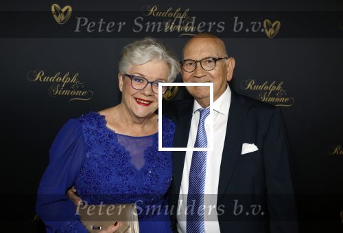 Hilversum 10 april 2022
Trouwen Rudolph v Veen en zijn vrouw Simone bij studio 21 op het mediapark . Ouders Simone