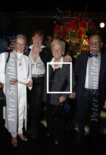 Amsterdam 21 december 2022
Sportman en Sportvrouw van het jaar Gala in AFAS Live. Sjoukje Dijkstra met dochter en vrienden