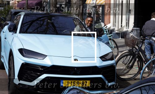 Amsterdam 11 april 2022
Steven Bergwijn in zijn Lamborghini Urus in Amsterdam zuid