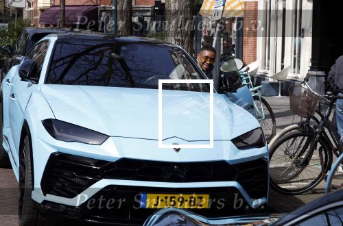 Amsterdam 11 april 2022
Steven Bergwijn in zijn Lamborghini Urus in Amsterdam zuid