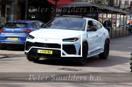Amsterdam 11 april 2022
Steven Bergwijn in zijn Lamborghini Urus in Amsterdam zuid