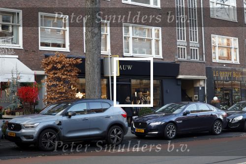 Amsterdam 17 december 2022
Tatjana haar auto voor haar huis/appartement in Amsterdam zuid