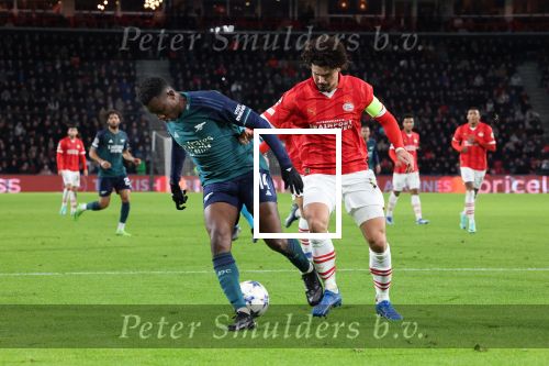 Eindhoven, 12 December 2023
Voorronde Champions League Seizoen 2023-2024
PSV-Arsenal FC , eindstand 1-1
Andre Ramalho in duel met Eddie Nketiah
