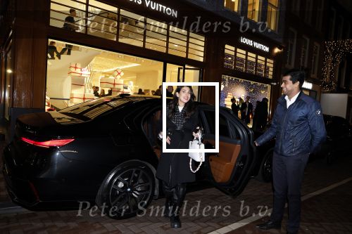 Amsterdam 14 december 2023
Opening van de nieuwe Louis Vuitton winkel op de pc Hooftstraat.
Alle gasten werden met luxe BMW \'s gebracht. Anna Nooshin