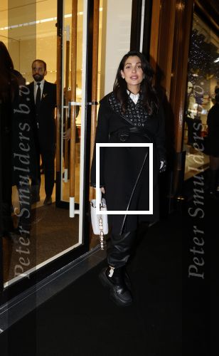 Amsterdam 14 december 2023
Opening van de nieuwe Louis Vuitton winkel op de pc Hooftstraat.
Alle gasten werden met luxe BMW \'s gebracht. Anna Nooshin
