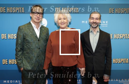 Amsterdam 4 december 2023
Premiere de hospita in het nieuwe delamar theater. Annewil Blankers kwam met haar zoons