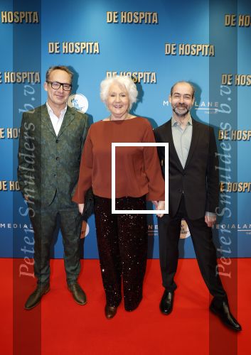 Amsterdam 4 december 2023
Premiere de hospita in het nieuwe delamar theater. Annewil Blankers kwam met haar zoons