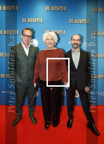 Amsterdam 4 december 2023
Premiere de hospita in het nieuwe delamar theater. Annewil Blankers kwam met haar zoons