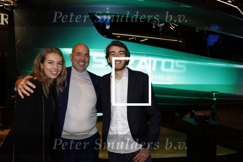 Amsterdam 7 december 2023
Openingsdag Masters of luxury in de rai. Bas lengers met zijn kinderen