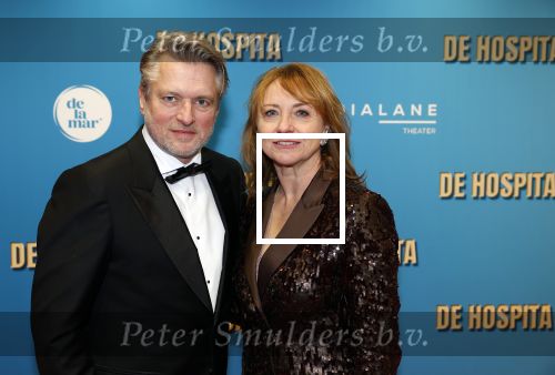 Amsterdam 4 december 2023
Premiere de hospita in het nieuwe delamar theater. Bianca Krijgsman met  partner