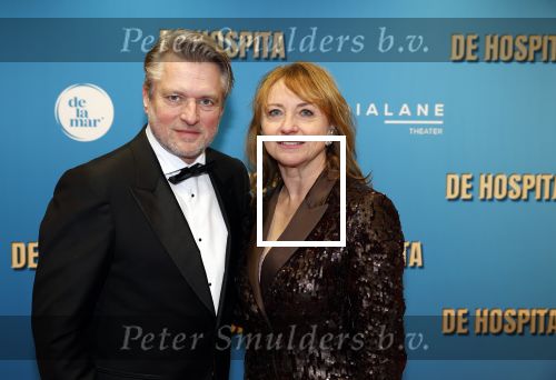 Amsterdam 4 december 2023
Premiere de hospita in het nieuwe delamar theater. Bianca Krijgsman met  partner