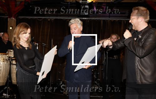 Amsterdam 11 juni 2023
Presentatie cd Jeffrey Schenk en Bobbie Eakes bij the Harbour Club.
Rene Froger reikt eerste cd uit