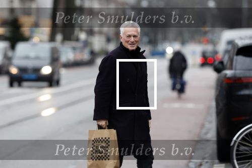 Amsterdam 27 december 2023
Bram Moszkowicz doet boodschappen in Amsterdam zuid.