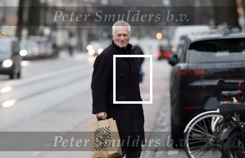 Amsterdam 27 december 2023
Bram Moszkowicz doet boodschappen in Amsterdam zuid.