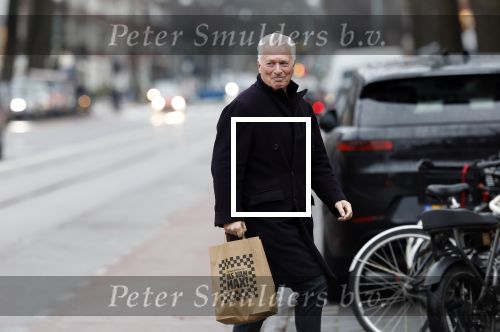 Amsterdam 27 december 2023
Bram Moszkowicz doet boodschappen in Amsterdam zuid.
