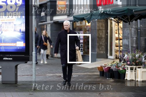 Amsterdam 27 december 2023
Bram Moszkowicz doet boodschappen in Amsterdam zuid.