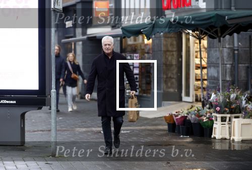 Amsterdam 27 december 2023
Bram Moszkowicz doet boodschappen in Amsterdam zuid.