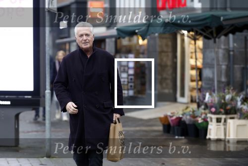Amsterdam 27 december 2023
Bram Moszkowicz doet boodschappen in Amsterdam zuid.